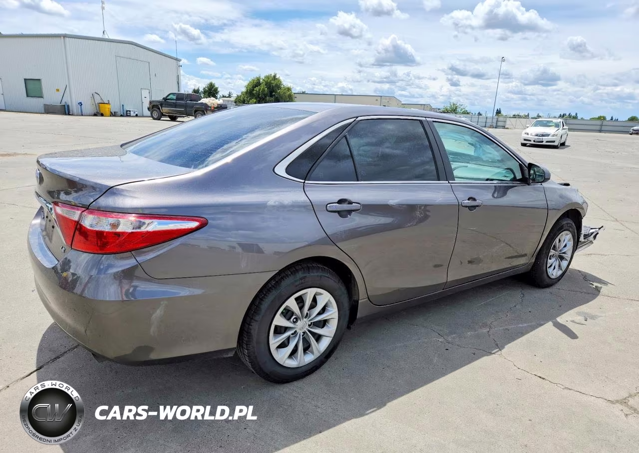 2017 Toyota Camry Le VIN:4T1BF1FK1HU712121 - 3