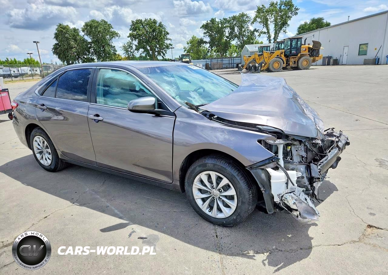 2017 Toyota Camry Le VIN:4T1BF1FK1HU712121 - 4