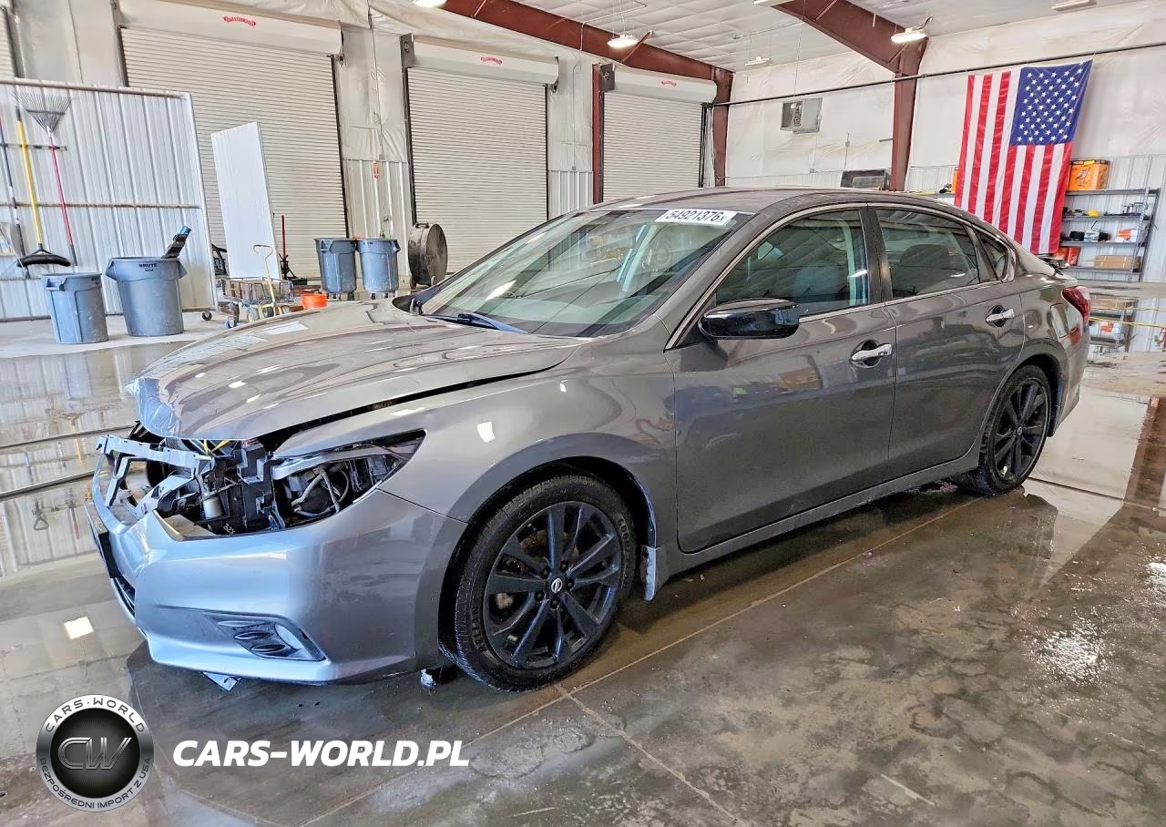 2017 Nissan Altima 2.5 Sr – zdjęcie 1 z 13