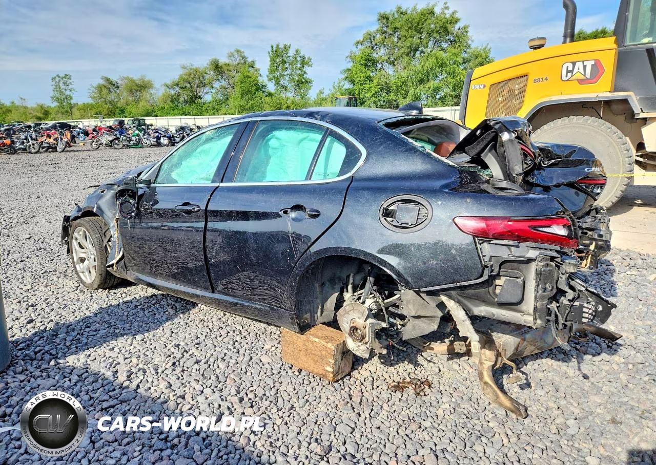 2021 Alfa Romeo Giulia Ti VIN:ZARFANBN8M7647830 - 2