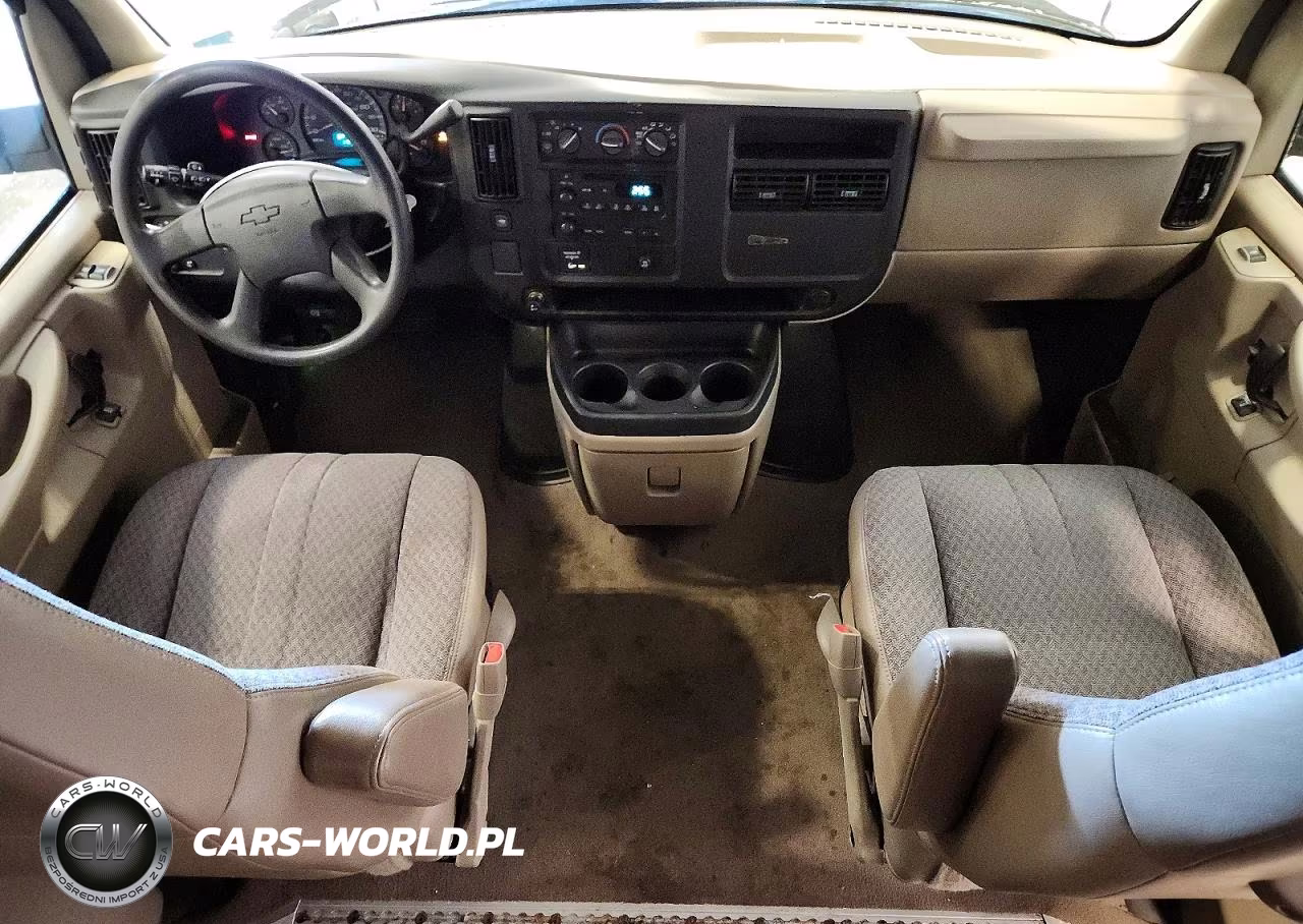2007 Chevrolet Express G3500 VIN:1GAHG39U871242568 - 8