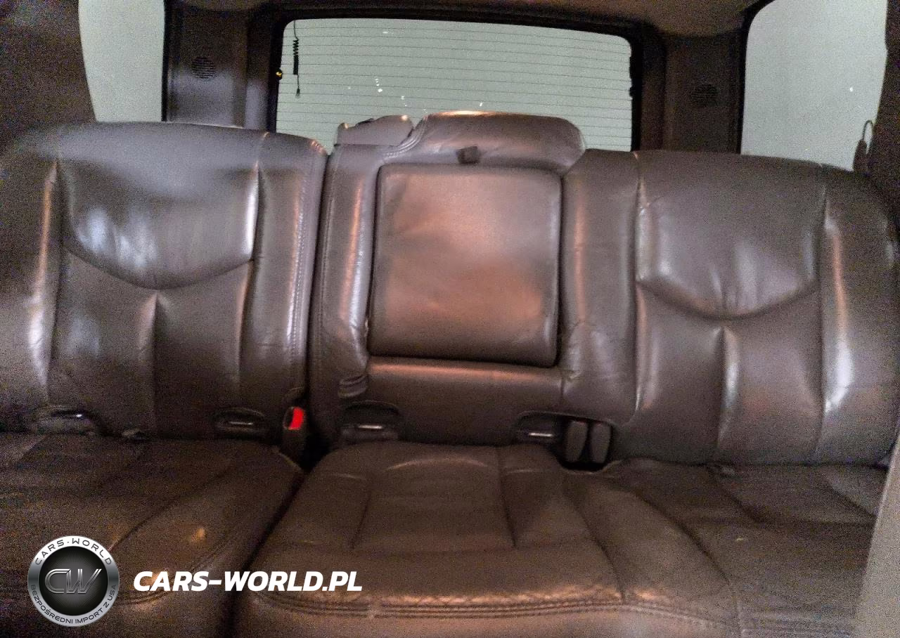 2004 Chevrolet Tahoe C1500 VIN:1GNEC13T54R174096 - 10