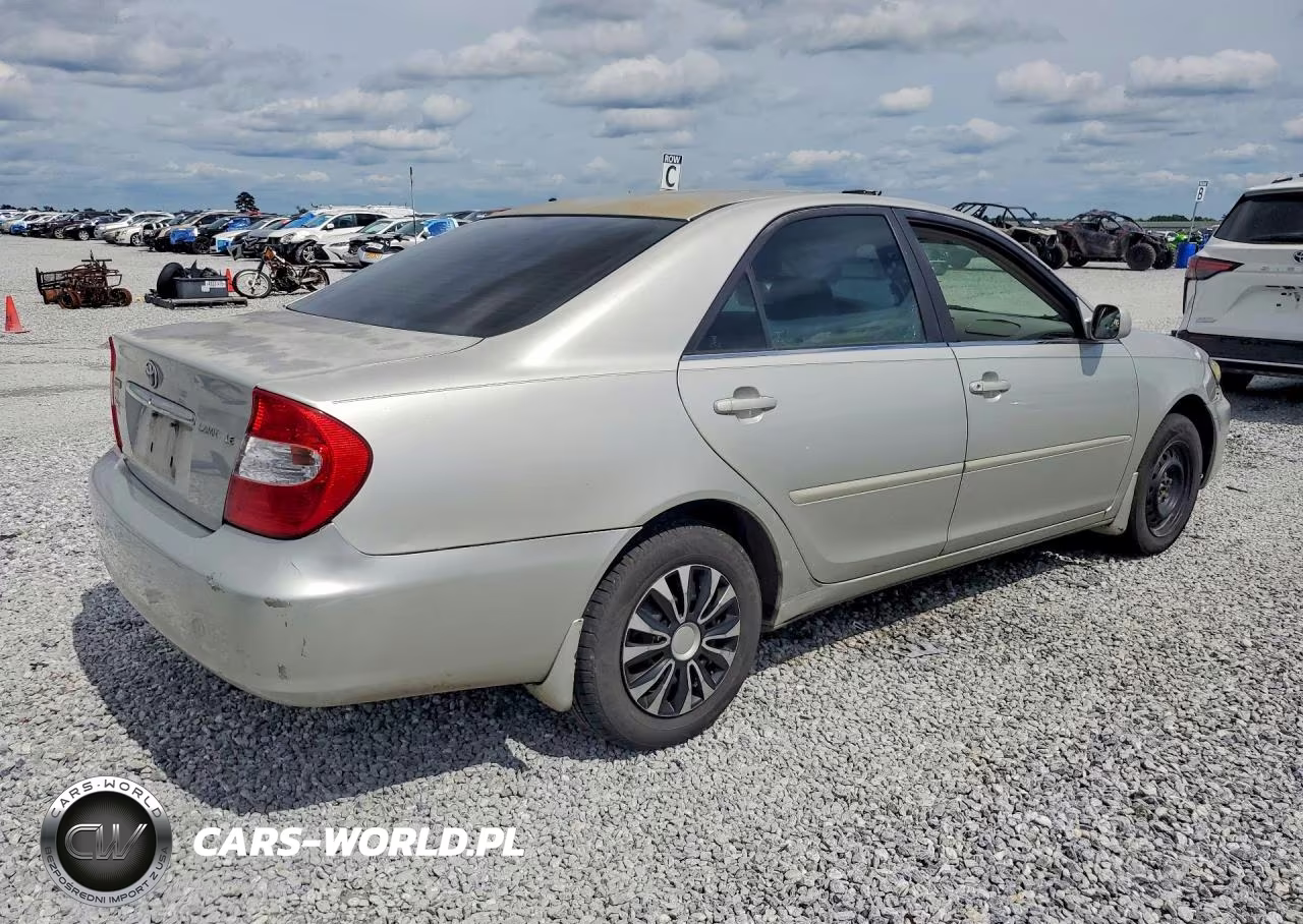 2003 Toyota Camry Le VIN:4T1BE32K33U129496 - 3