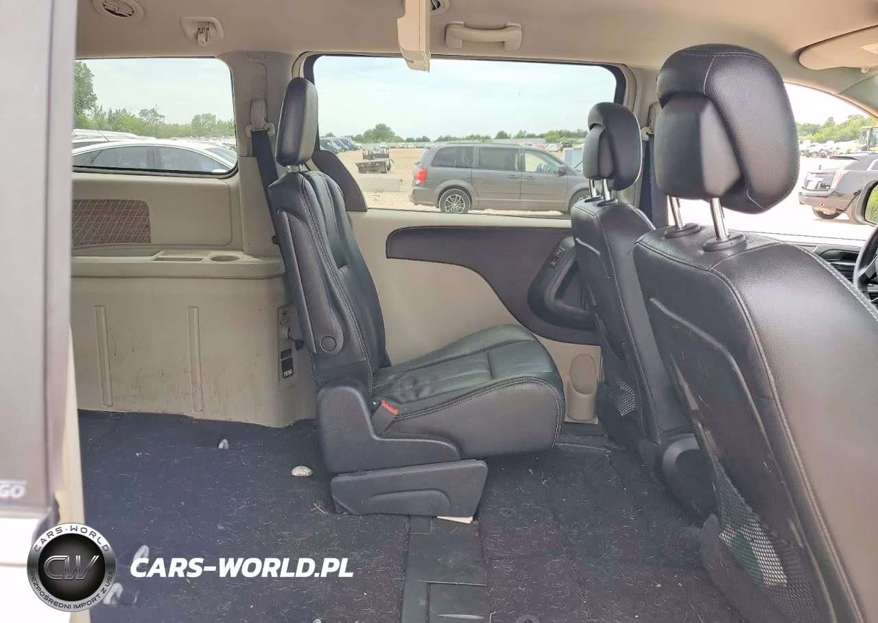 2014 Chrysler Town & Country Touring VIN:2C4RC1BG2ER124119 - 11