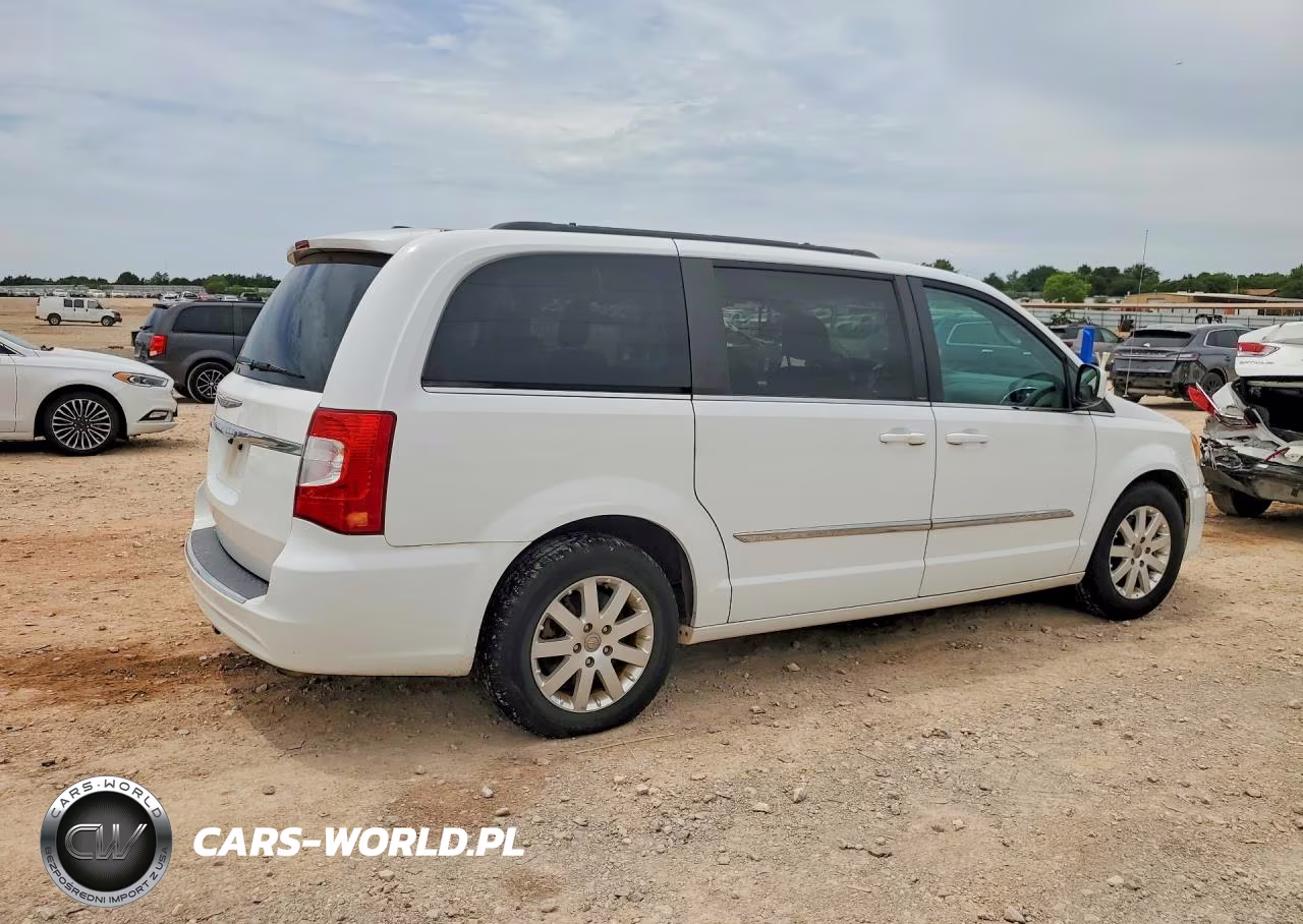2014 Chrysler Town & Country Touring VIN:2C4RC1BG2ER124119 - 3