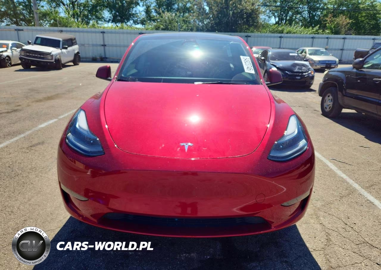 2024 Tesla Model Y VIN:7SAYGAEEXRF181277 - 5