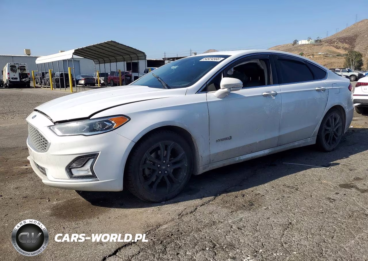 2019 Ford Fusion Titanium – zdjęcie 1 z 12