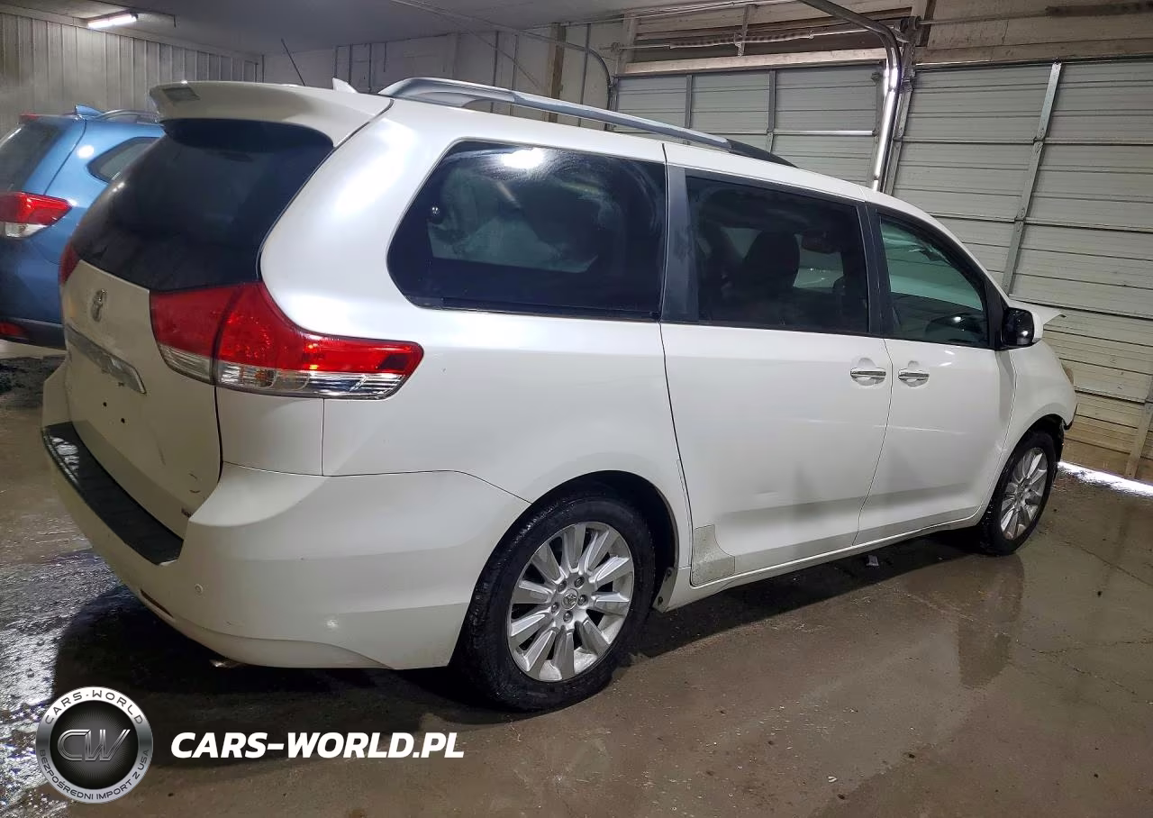 2011 Toyota Sienna Limited 7-Passenger VIN:5TDYK3DCXBS069829 - 3