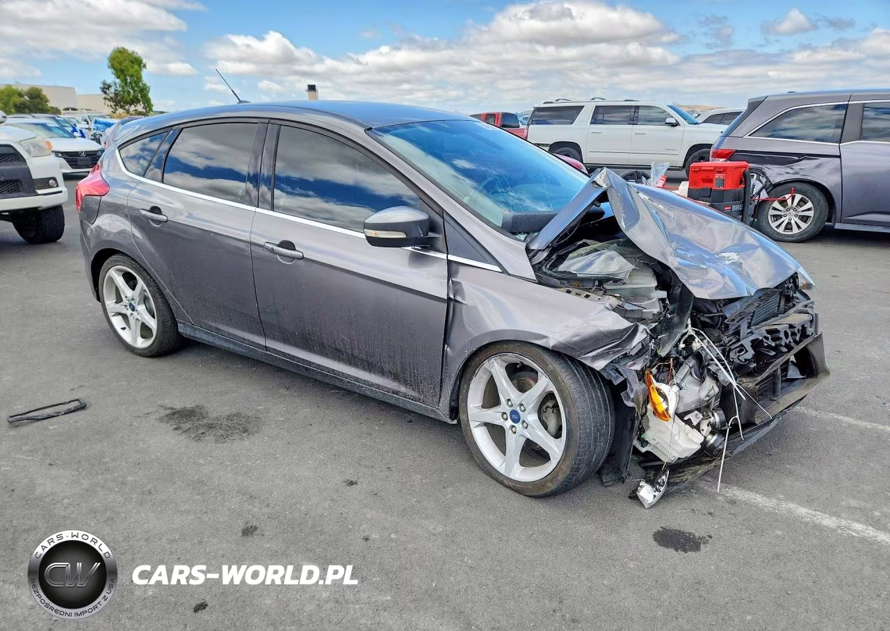 2012 Ford Focus Titanium VIN:1FAHP3N20CL343412 - 4