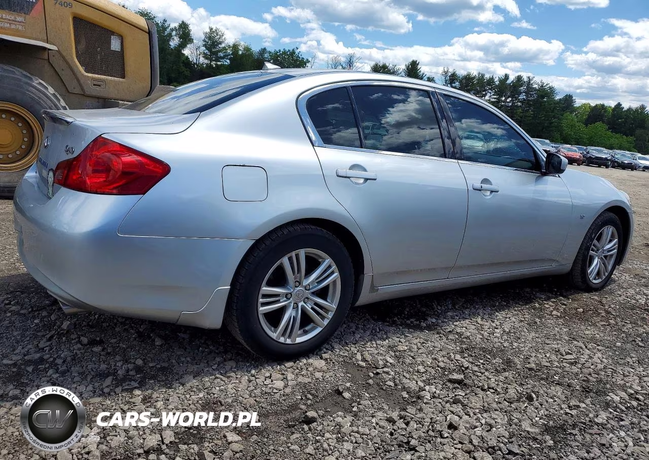 2015 Infiniti Q40 Base VIN:JN1CV6ARXFM522816 - 3