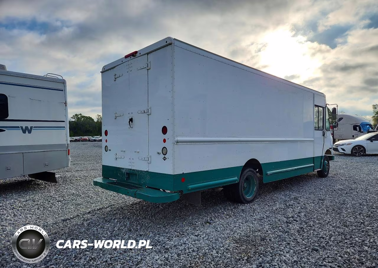 2015 Freightliner Mt45 G Delivery Truck VIN:4UZAC2DV4FCGP3280 - 3