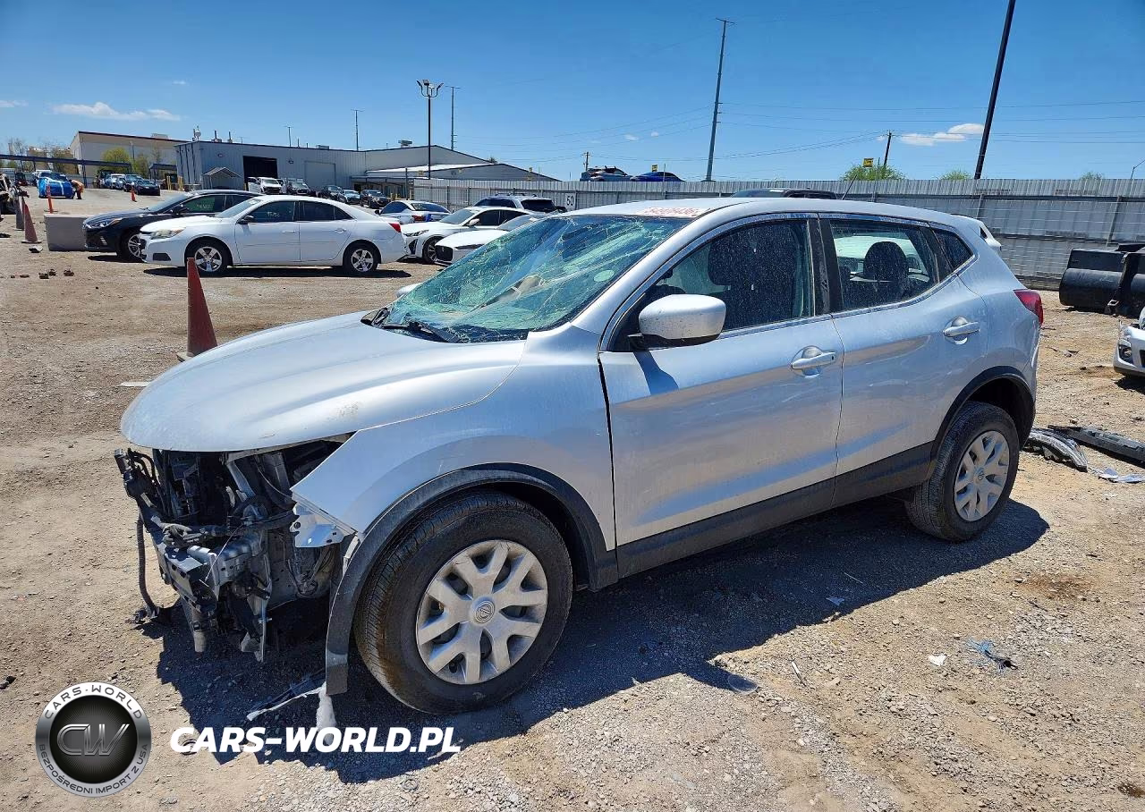 2018 Nissan Rogue Sport S – zdjęcie 1 z 14