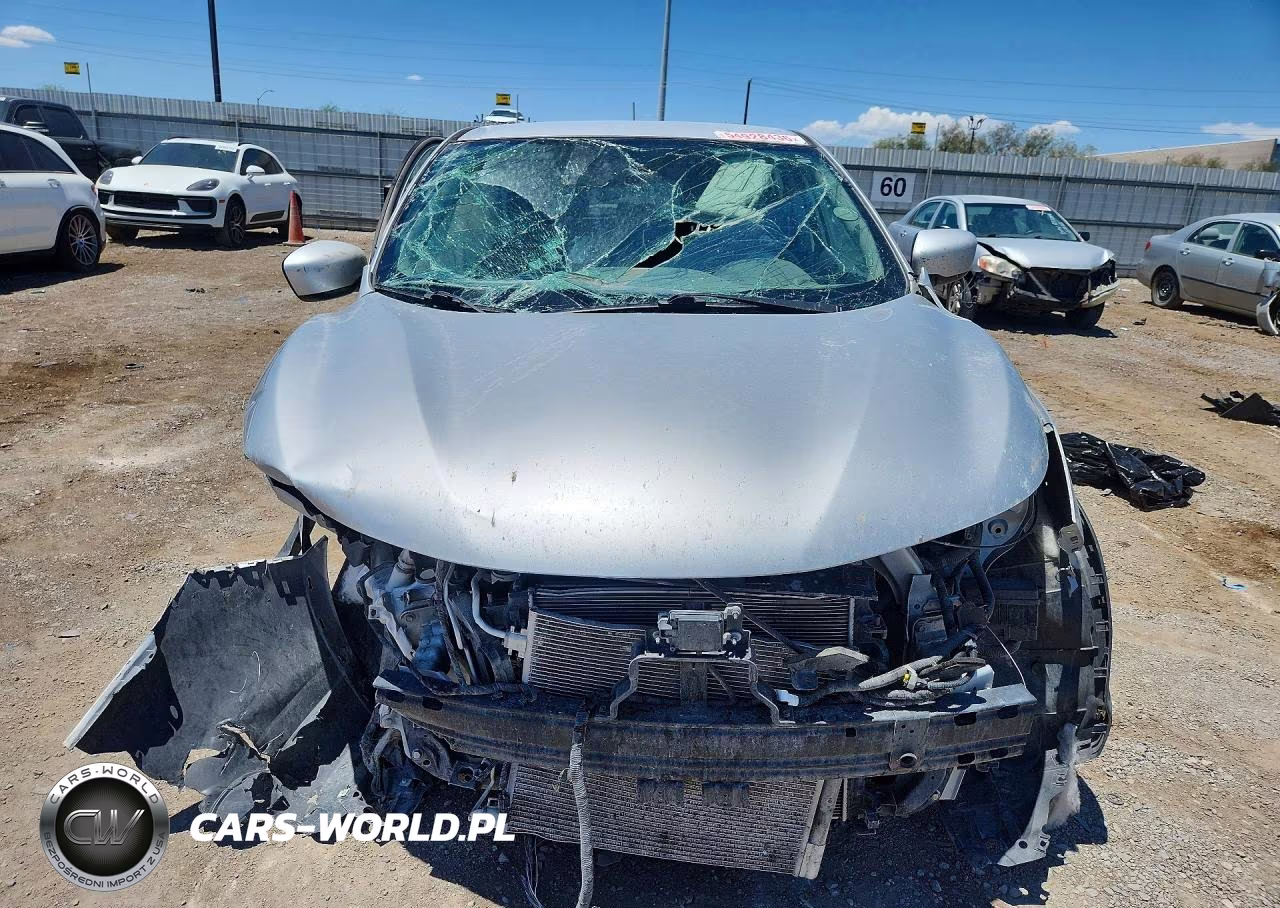 2018 Nissan Rogue Sport S VIN:JN1BJ1CR7JW259589 - 5