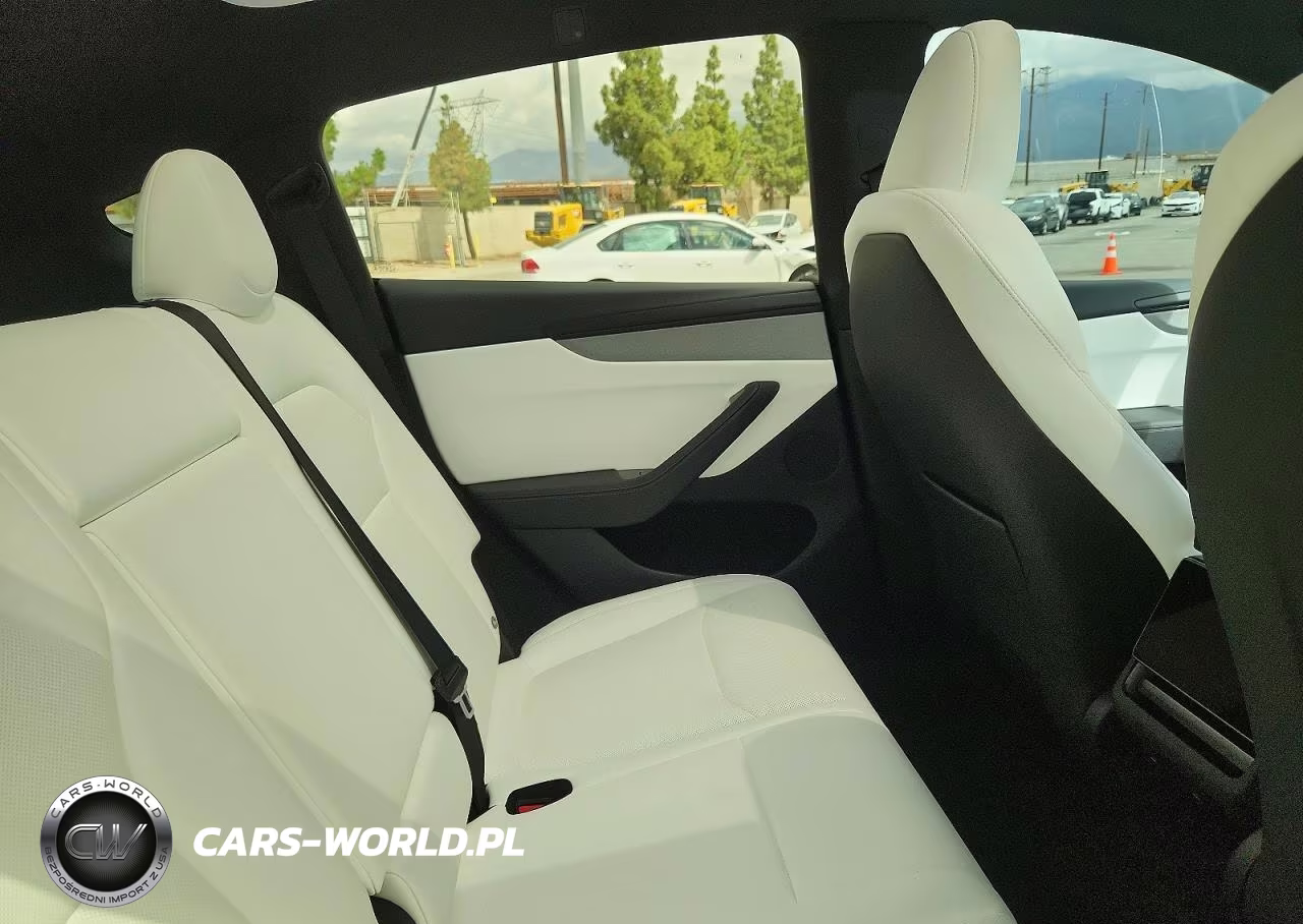 2026 Tesla Model Y VIN:7SAYGDED8TF613722 - 11