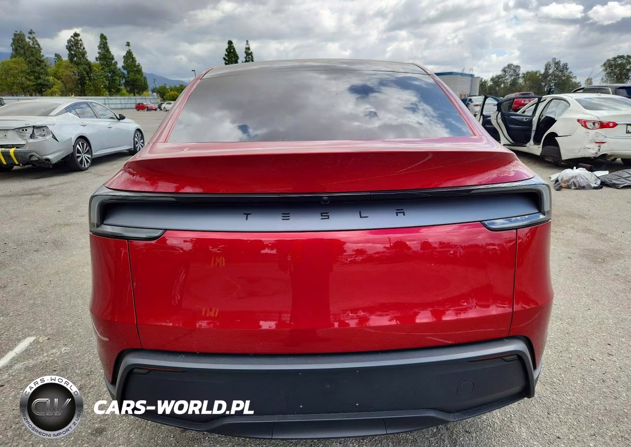 2026 Tesla Model Y VIN:7SAYGDED8TF613722 - 6