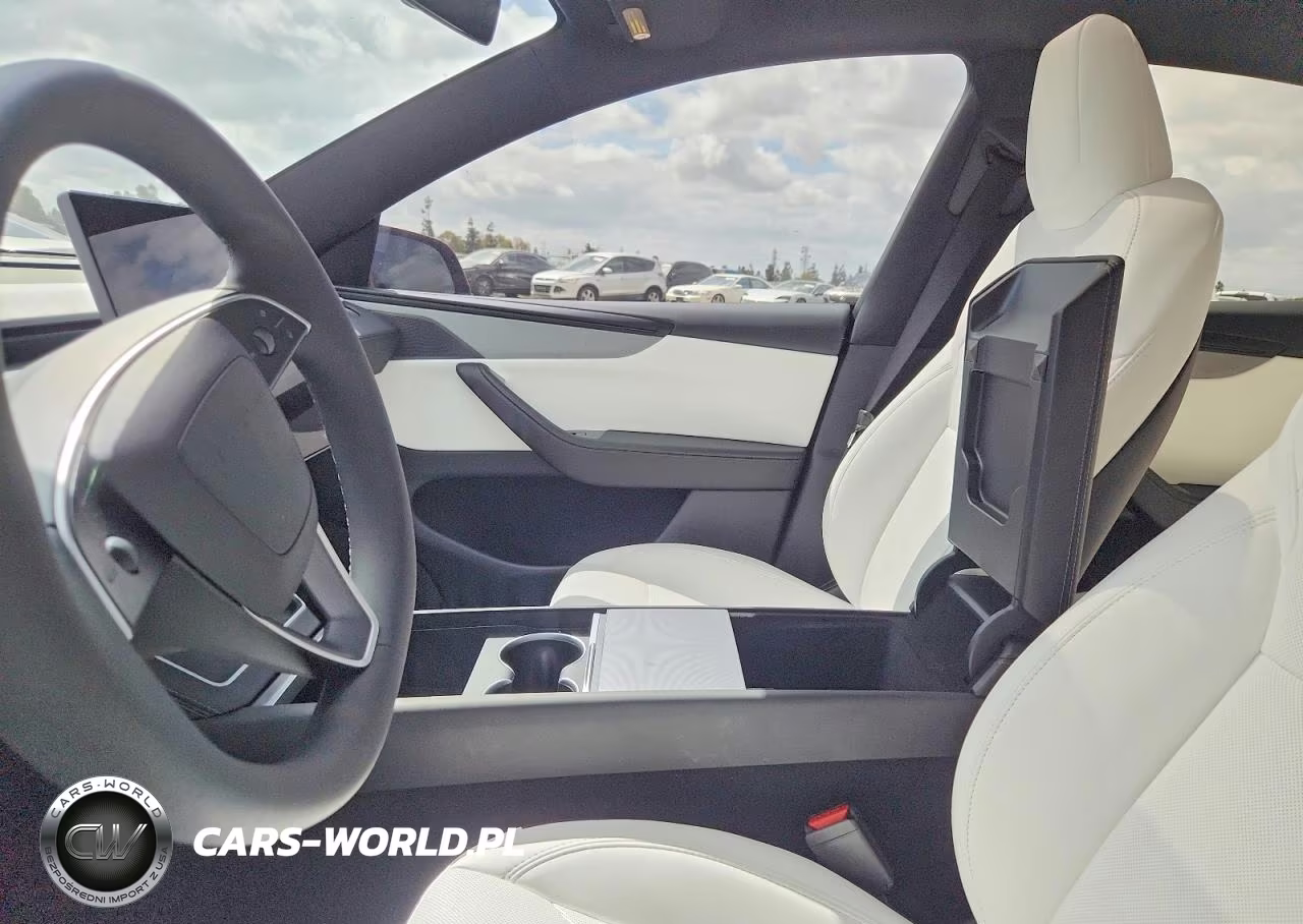 2026 Tesla Model Y VIN:7SAYGDED8TF613722 - 7