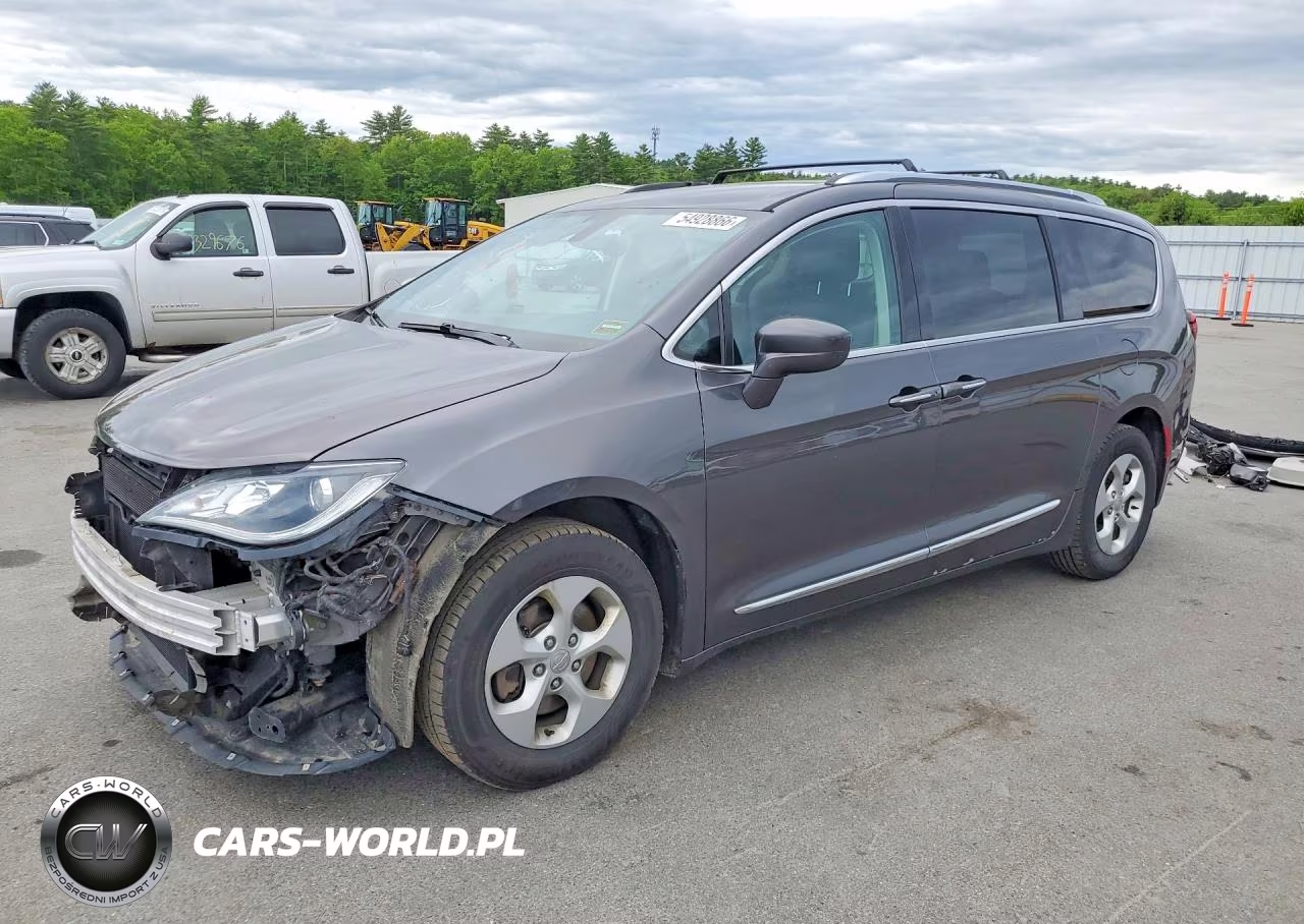 2017 Chrysler Pacifica Touring L Plus