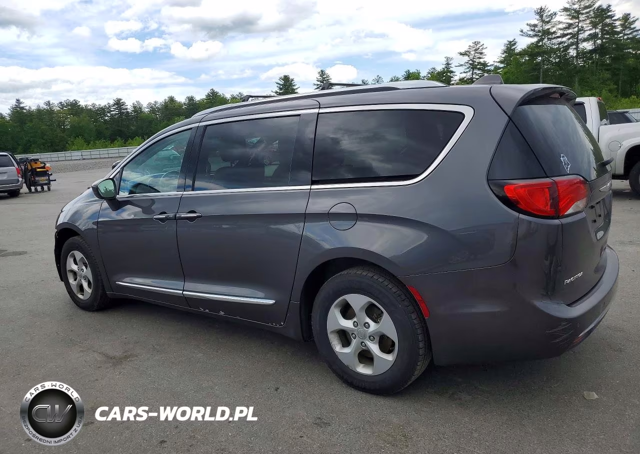 2017 Chrysler Pacifica Touring L Plus VIN:2C4RC1EG2HR584932 - 2