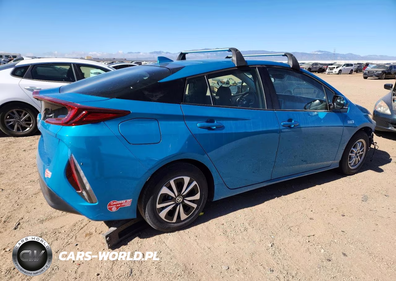 2017 Toyota Prius Prime Plus VIN:JTDKARFP2H3067126 - 3