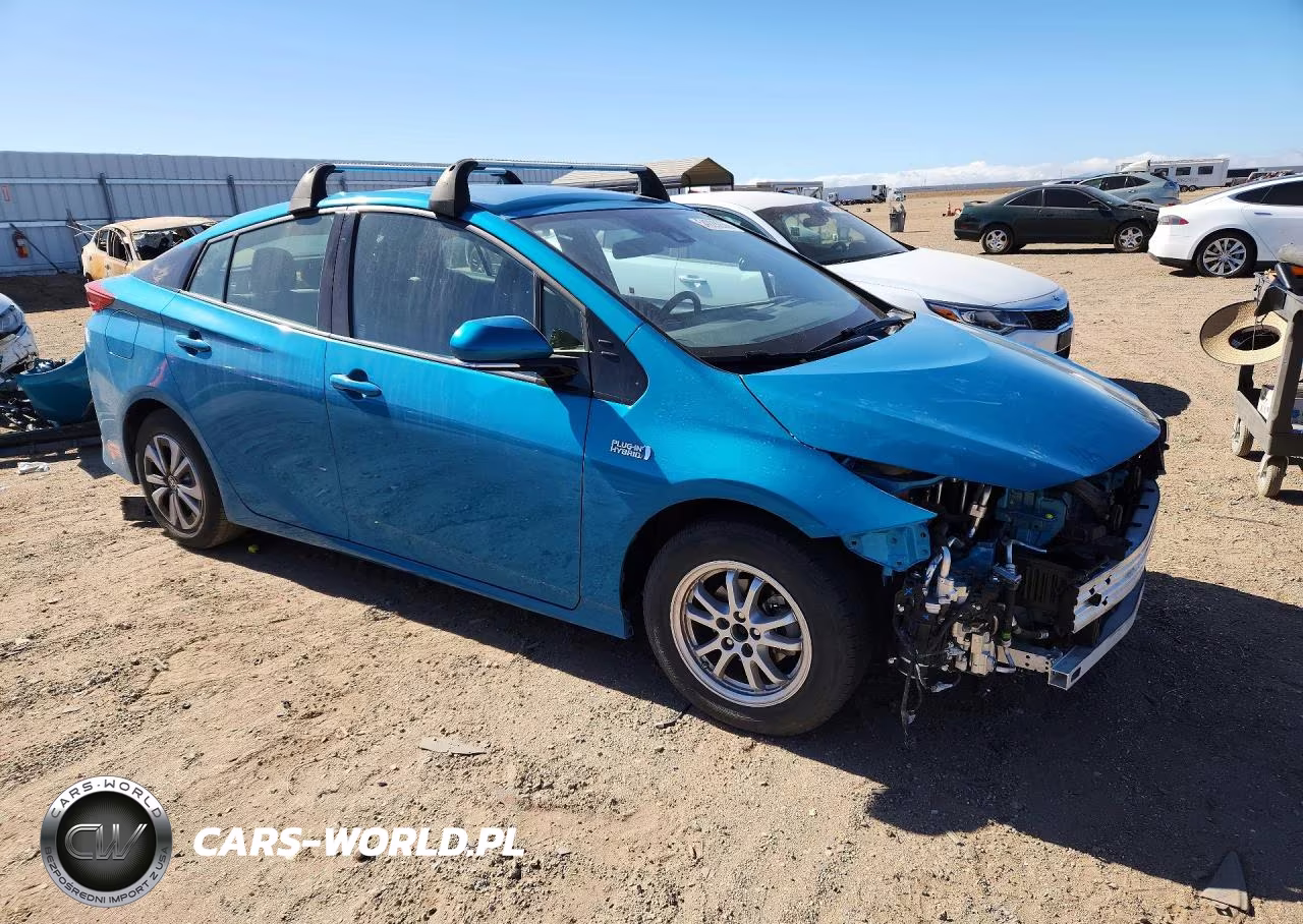 2017 Toyota Prius Prime Plus VIN:JTDKARFP2H3067126 - 4