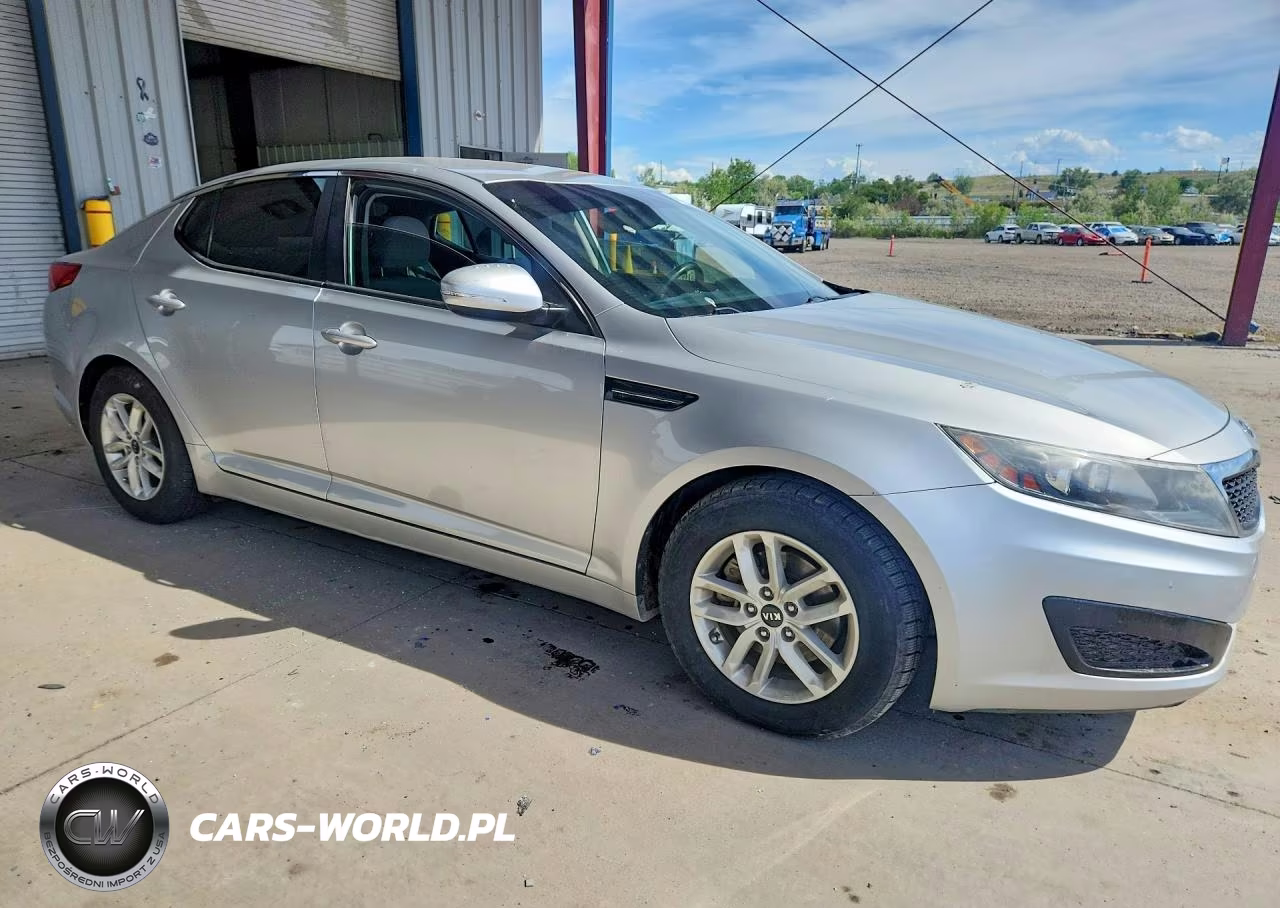 2011 Kia Optima Lx VIN:KNAGM4A75B5179774 - 4