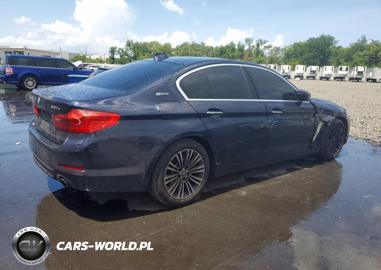 2018 BMW 530Xe VIN:WBAJB1C5XJB084780 - 3