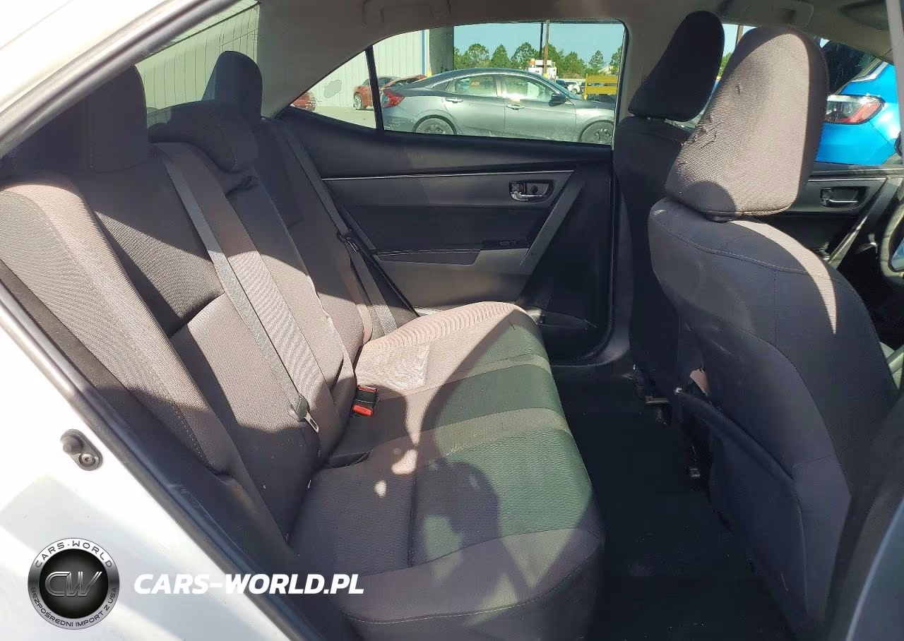 2018 Toyota Corolla Le VIN:5YFBURHE7JP783942 - 10