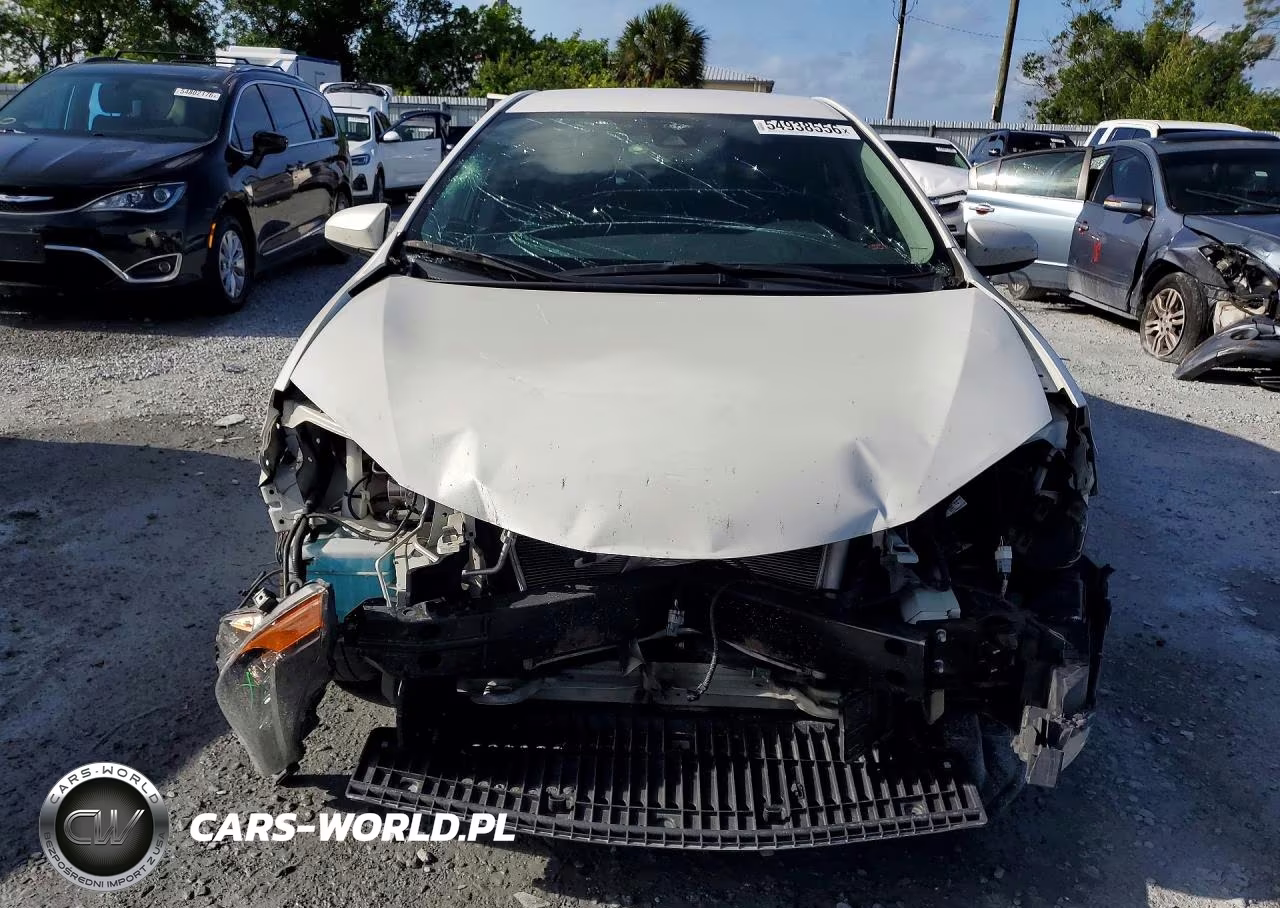 2018 Toyota Corolla Le VIN:5YFBURHE7JP783942 - 5