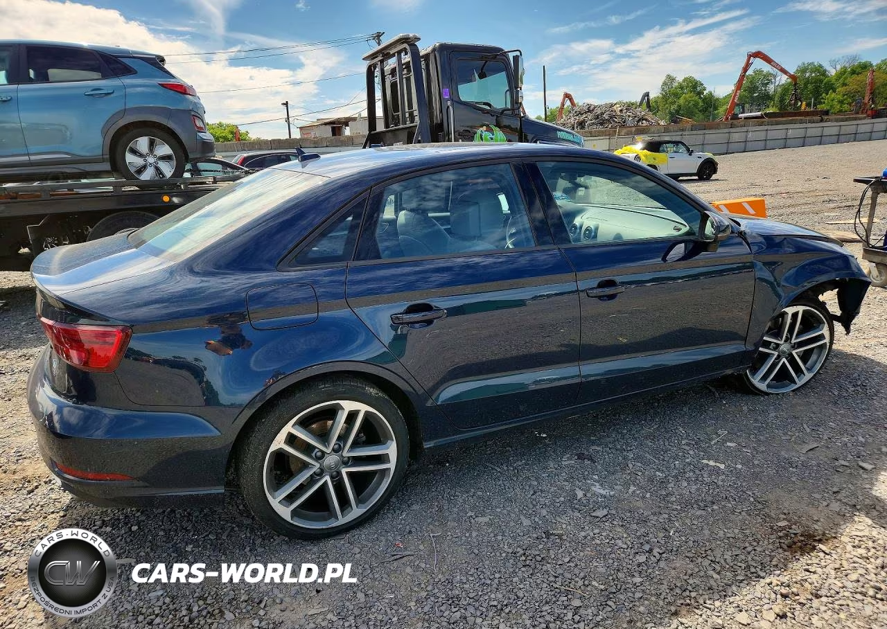 2018 Audi A3 Premium VIN:WAUB8GFF3J1028678 - 3