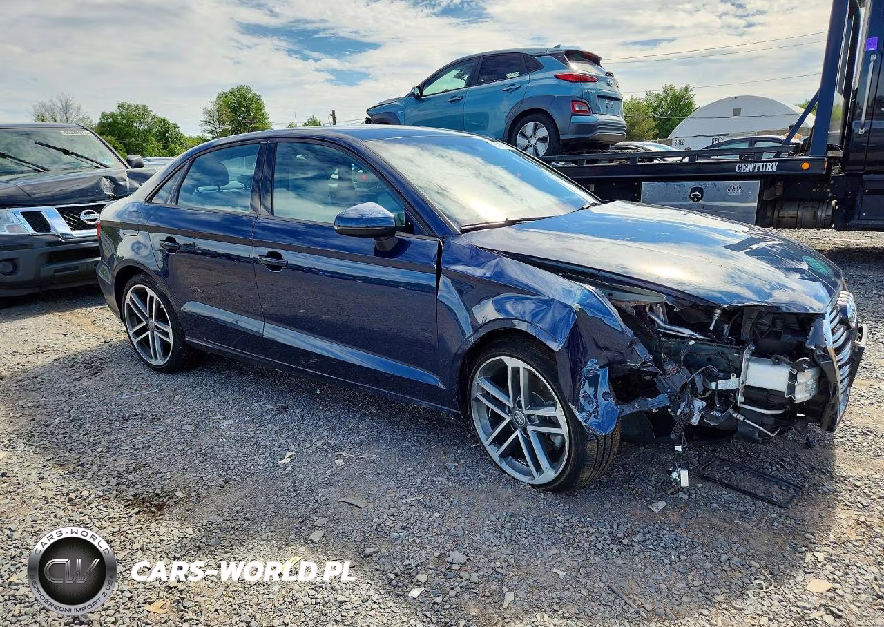 2018 Audi A3 Premium VIN:WAUB8GFF3J1028678 - 4