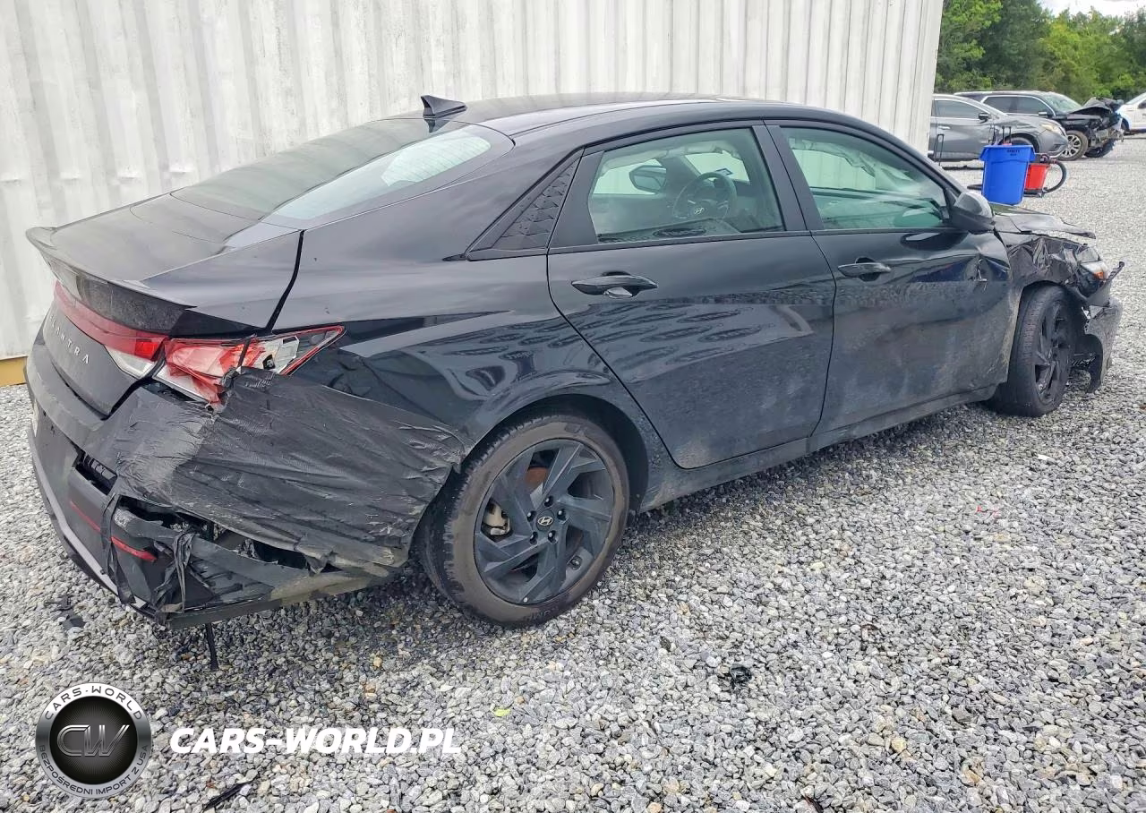 2026 Hyundai Elantra Sel Sport VIN:KMHLM4DGXTU137696 - 3