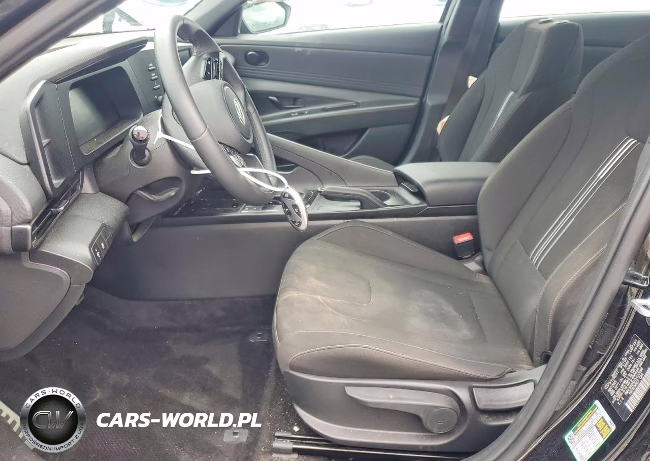 2026 Hyundai Elantra Sel Sport VIN:KMHLM4DGXTU137696 - 7