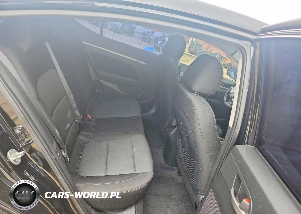 2018 Hyundai Elantra Value Edition VIN:5NPD84LFXJH340021 - 10