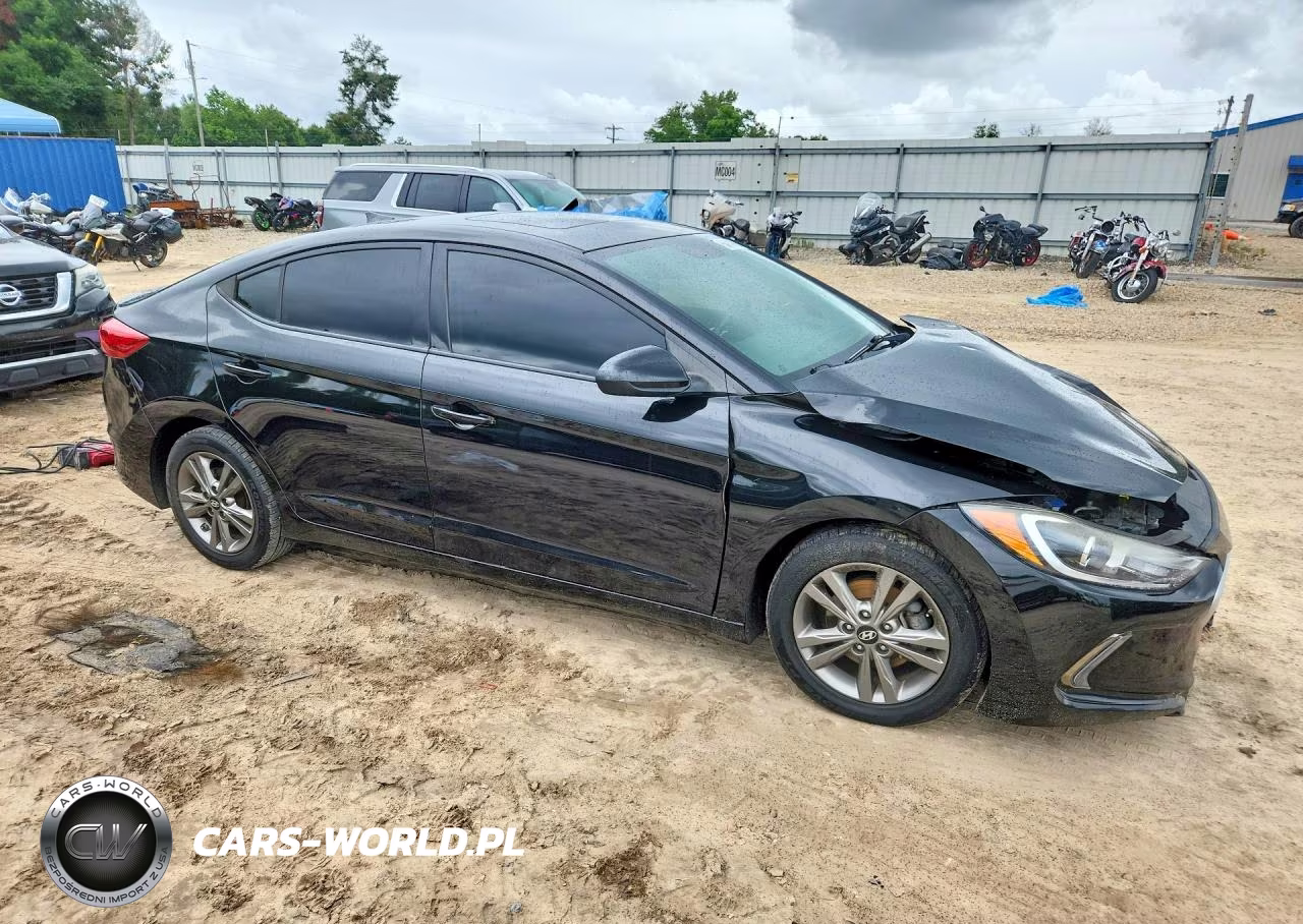 2018 Hyundai Elantra Value Edition VIN:5NPD84LFXJH340021 - 4