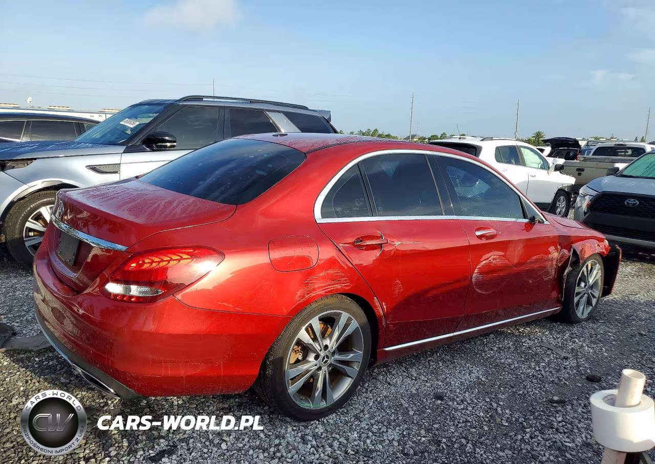 2018 Mercedes-Benz C 300 VIN:55SWF4JB6JU255172 - 3