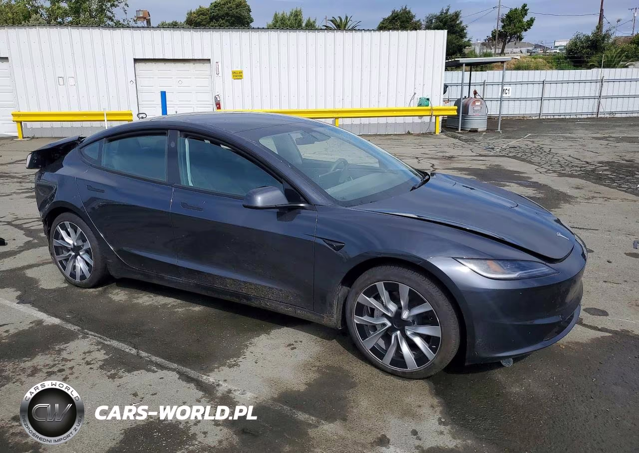 2024 Tesla Model 3 VIN:5YJ3E1EA8RF743011 - 4