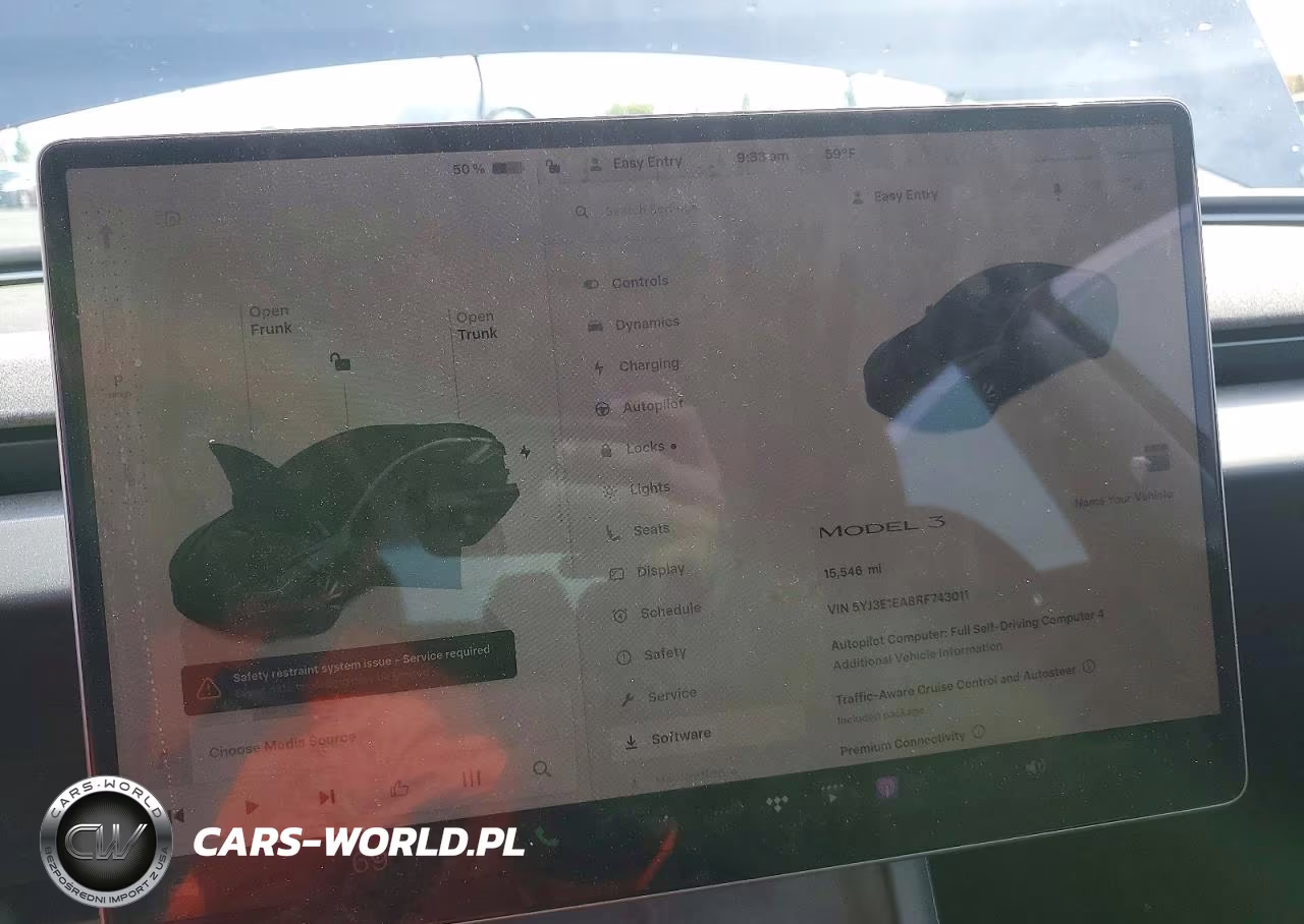 2024 Tesla Model 3 VIN:5YJ3E1EA8RF743011 - 9