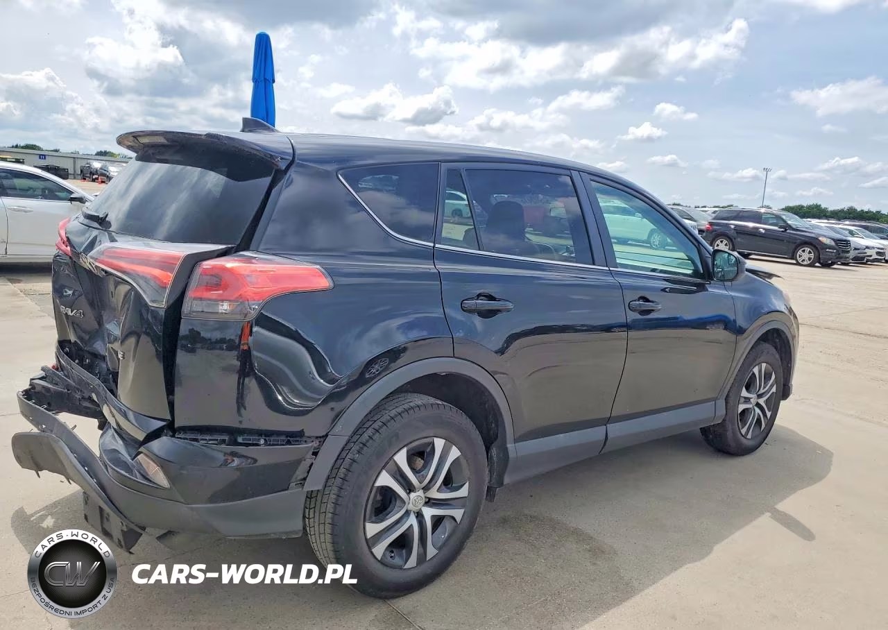2018 Toyota Rav4 Le VIN:2T3ZFREV0JW447391 - 3