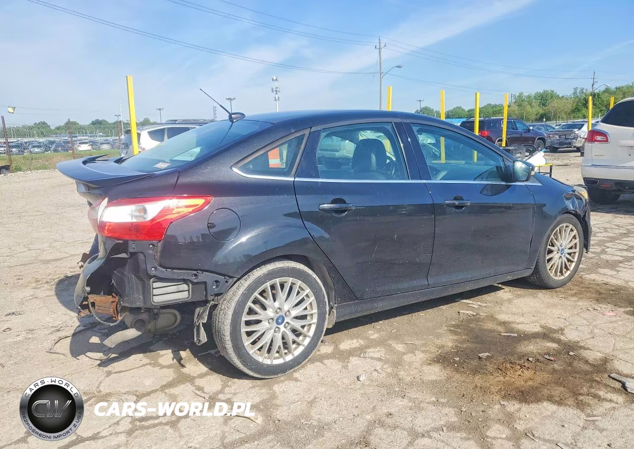 2013 Ford Focus Titanium VIN:1FADP3J26DL276207 - 3