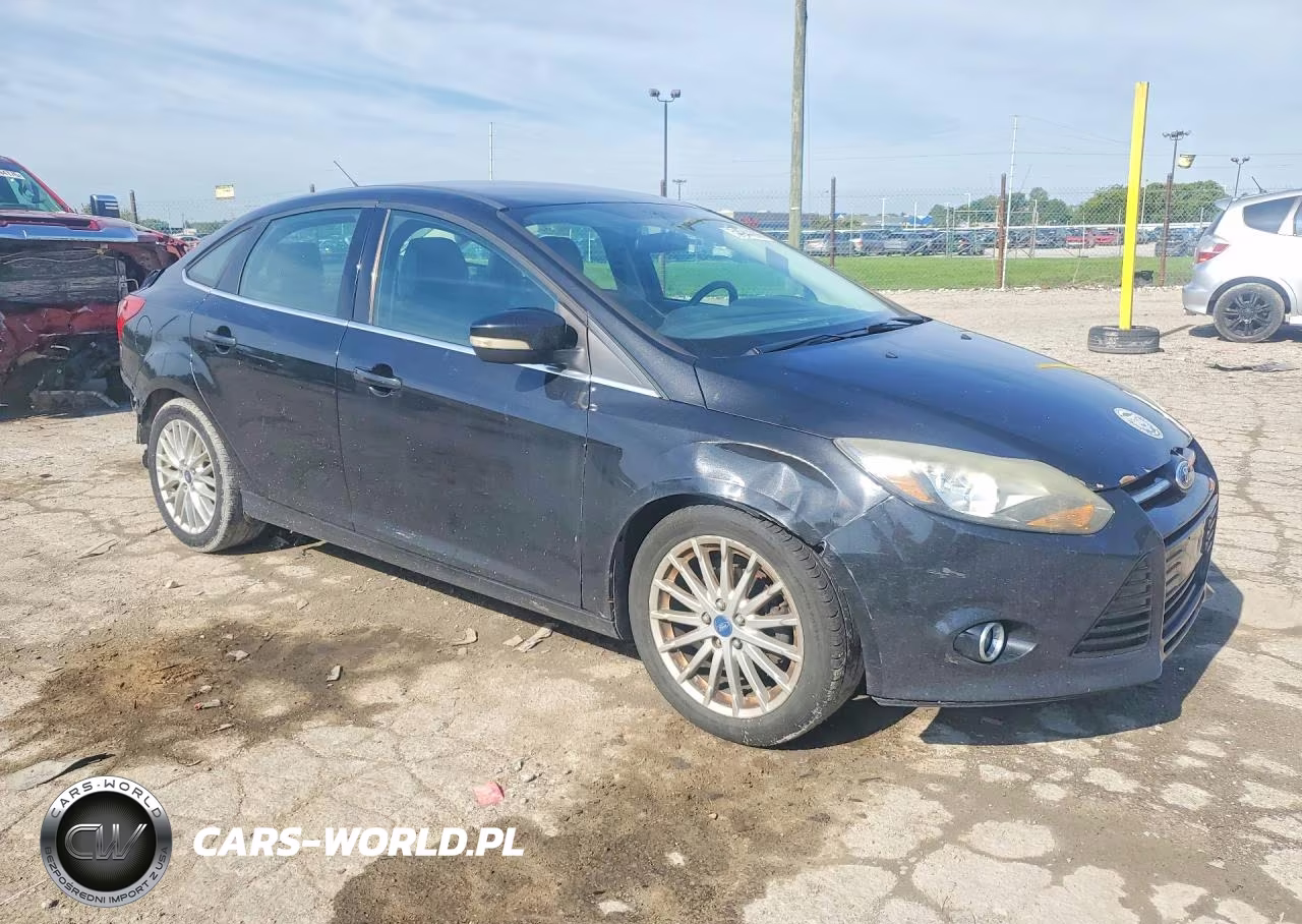 2013 Ford Focus Titanium VIN:1FADP3J26DL276207 - 4