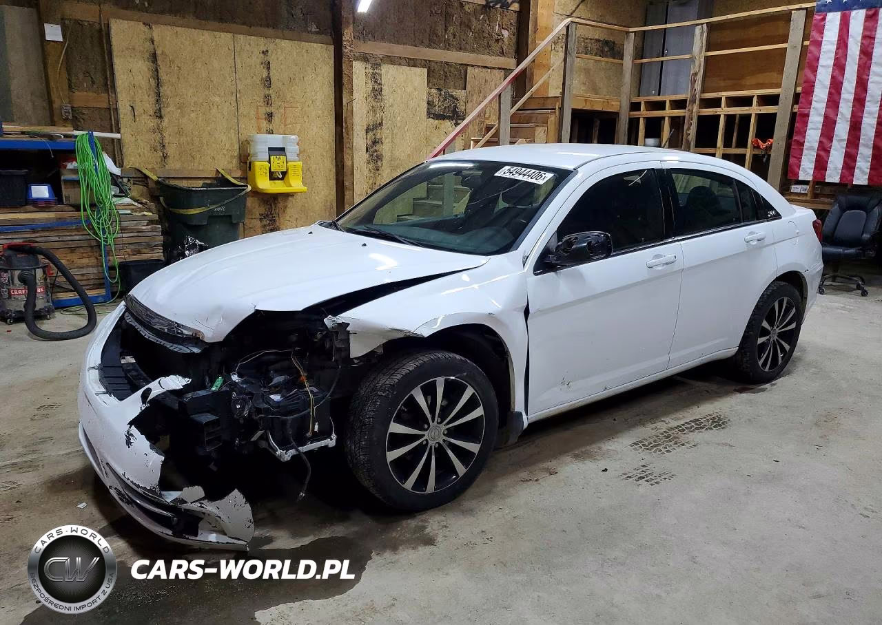 2014 Chrysler 200 Touring – zdjęcie 1 z 12