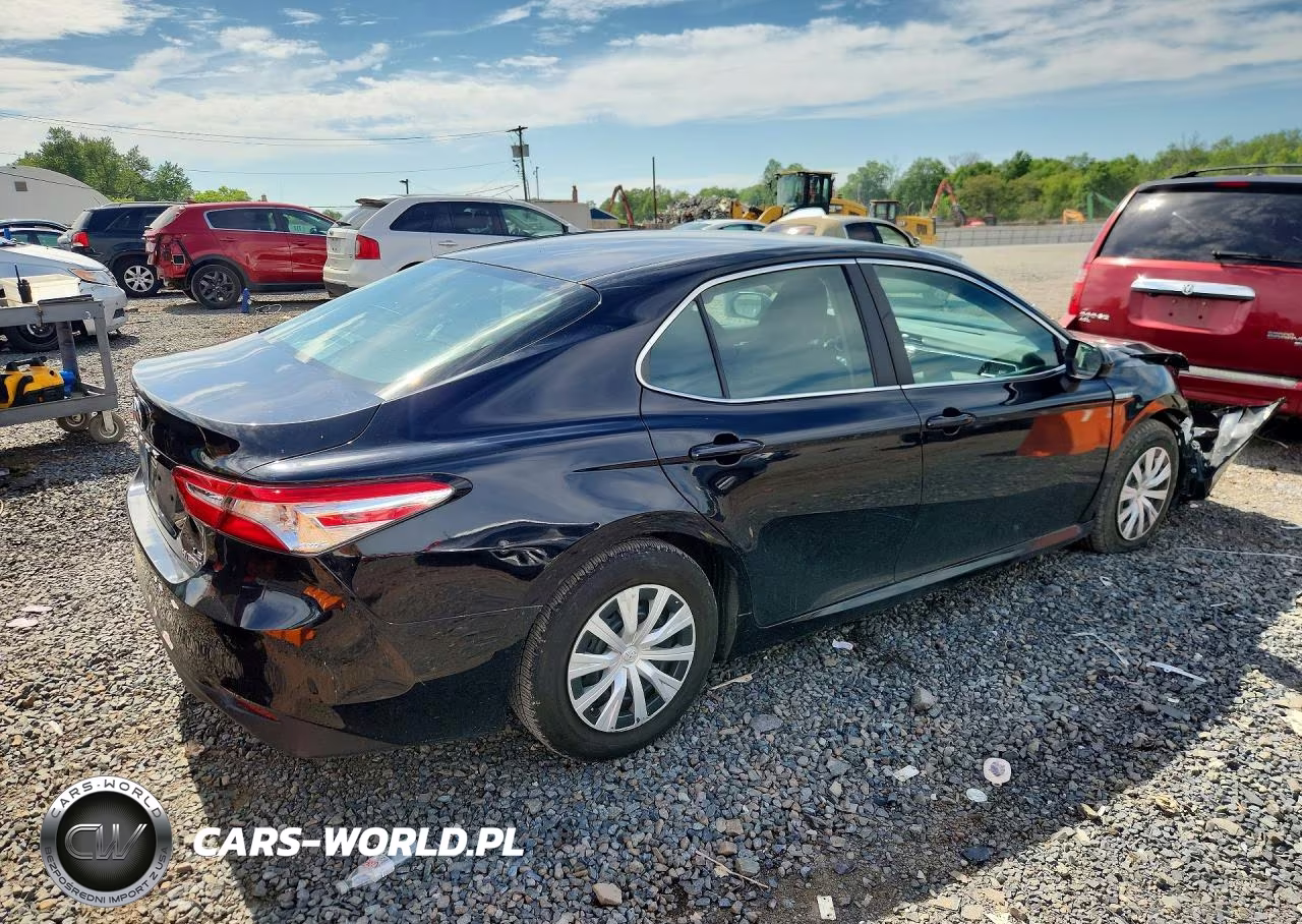 2018 Toyota Camry VIN:4T1B31HK7JU506846 - 3