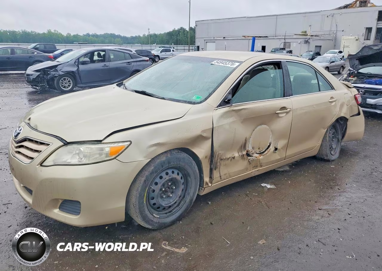 2011 Toyota Camry Le – zdjęcie 1 z 12