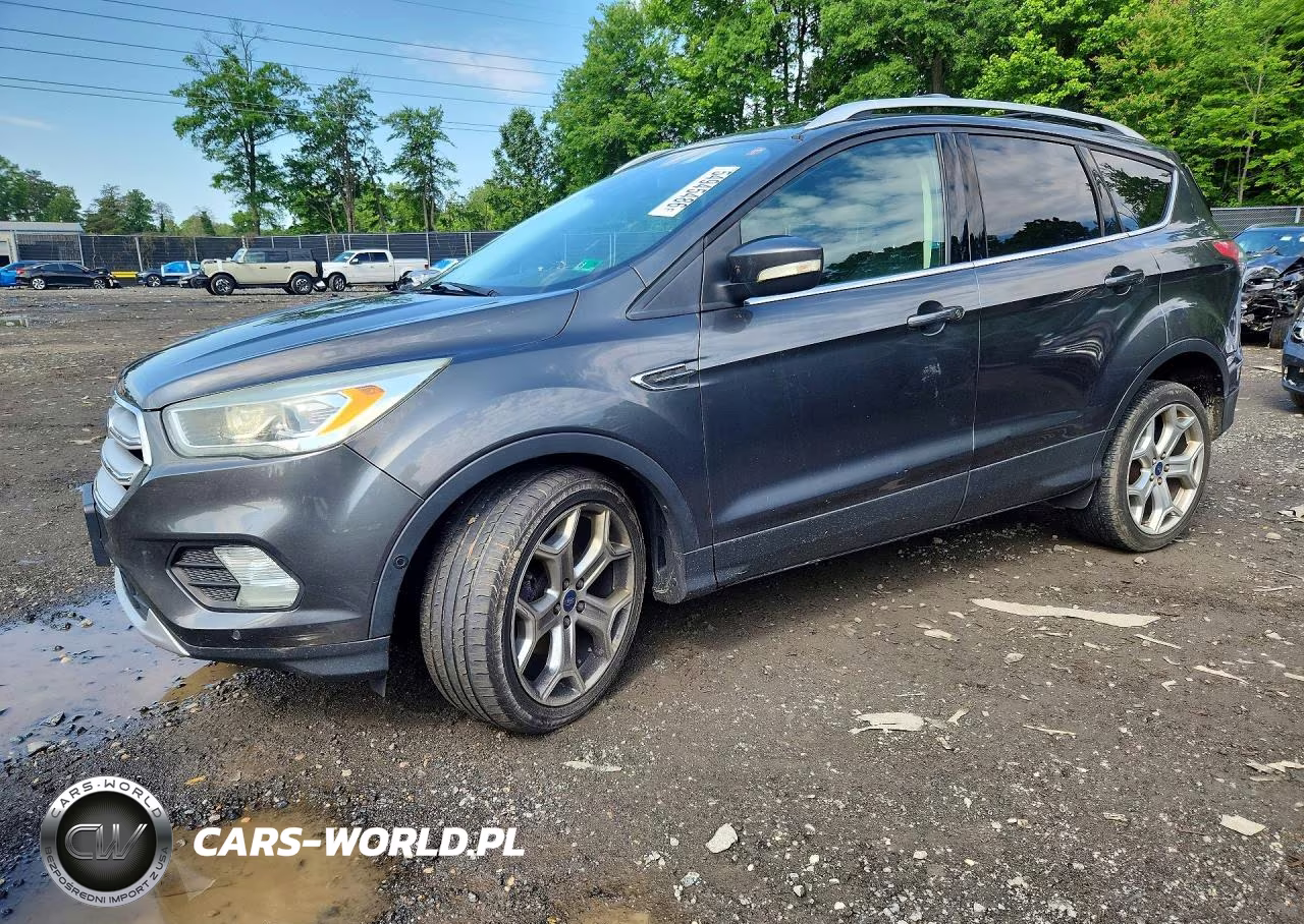 2017 Ford Escape Titanium – zdjęcie 1 z 13
