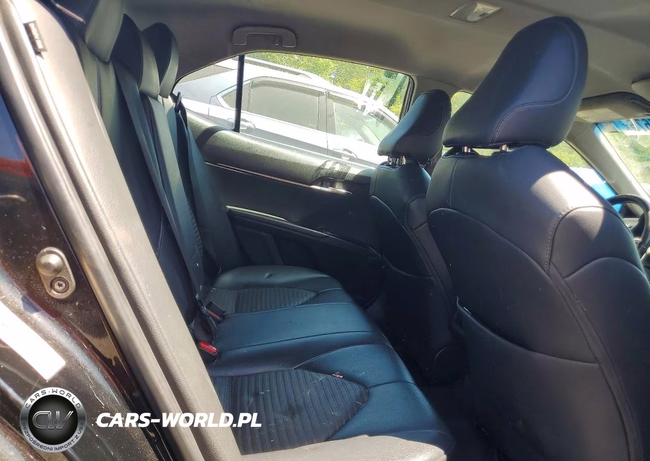 2018 Toyota Camry Se VIN:4T1B11HK9JU073181 - 10