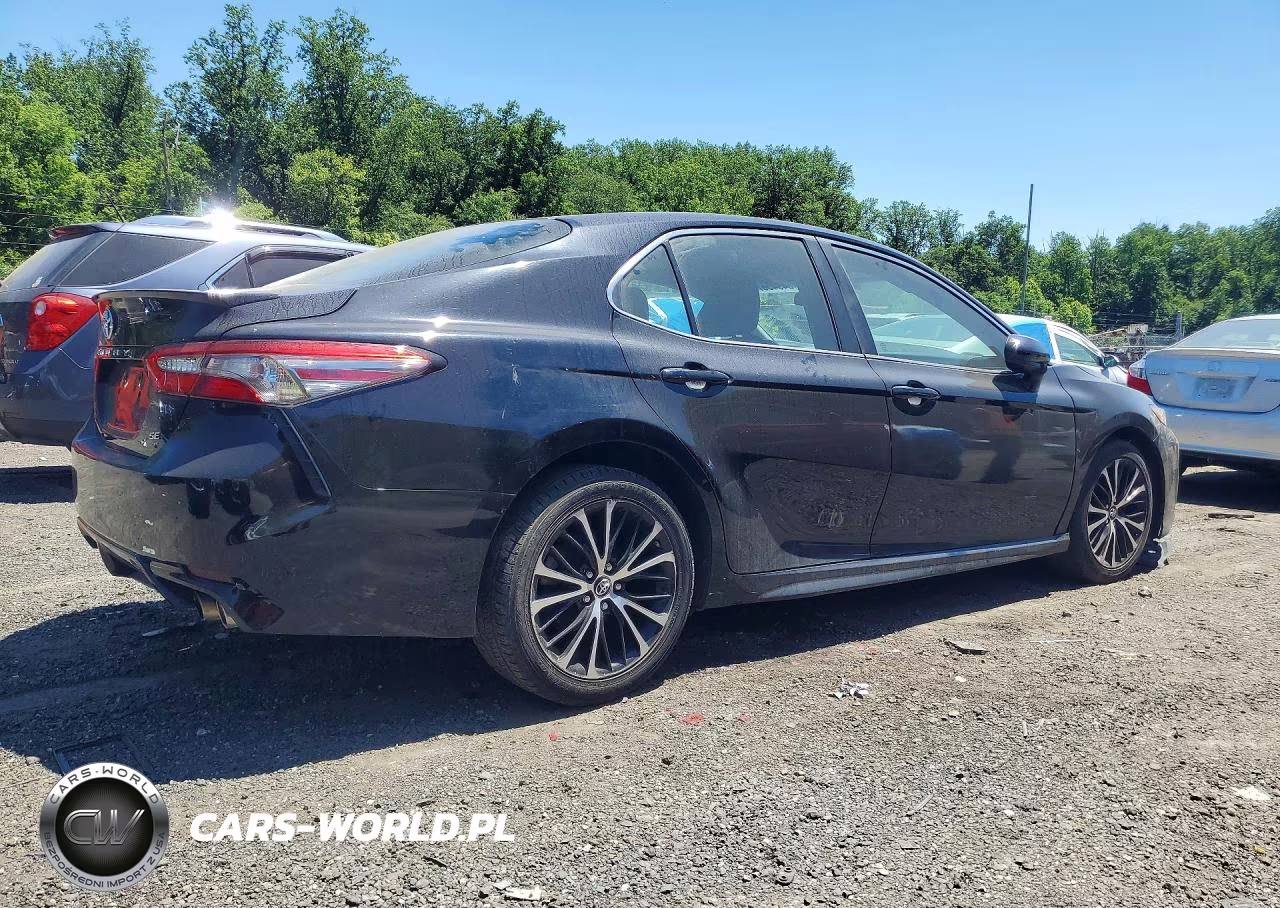 2018 Toyota Camry Se VIN:4T1B11HK9JU073181 - 3