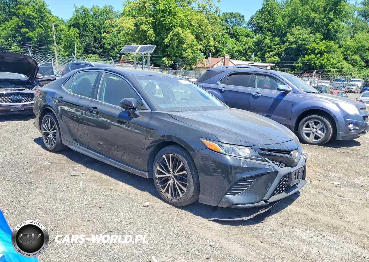 2018 Toyota Camry Se VIN:4T1B11HK9JU073181 - 4