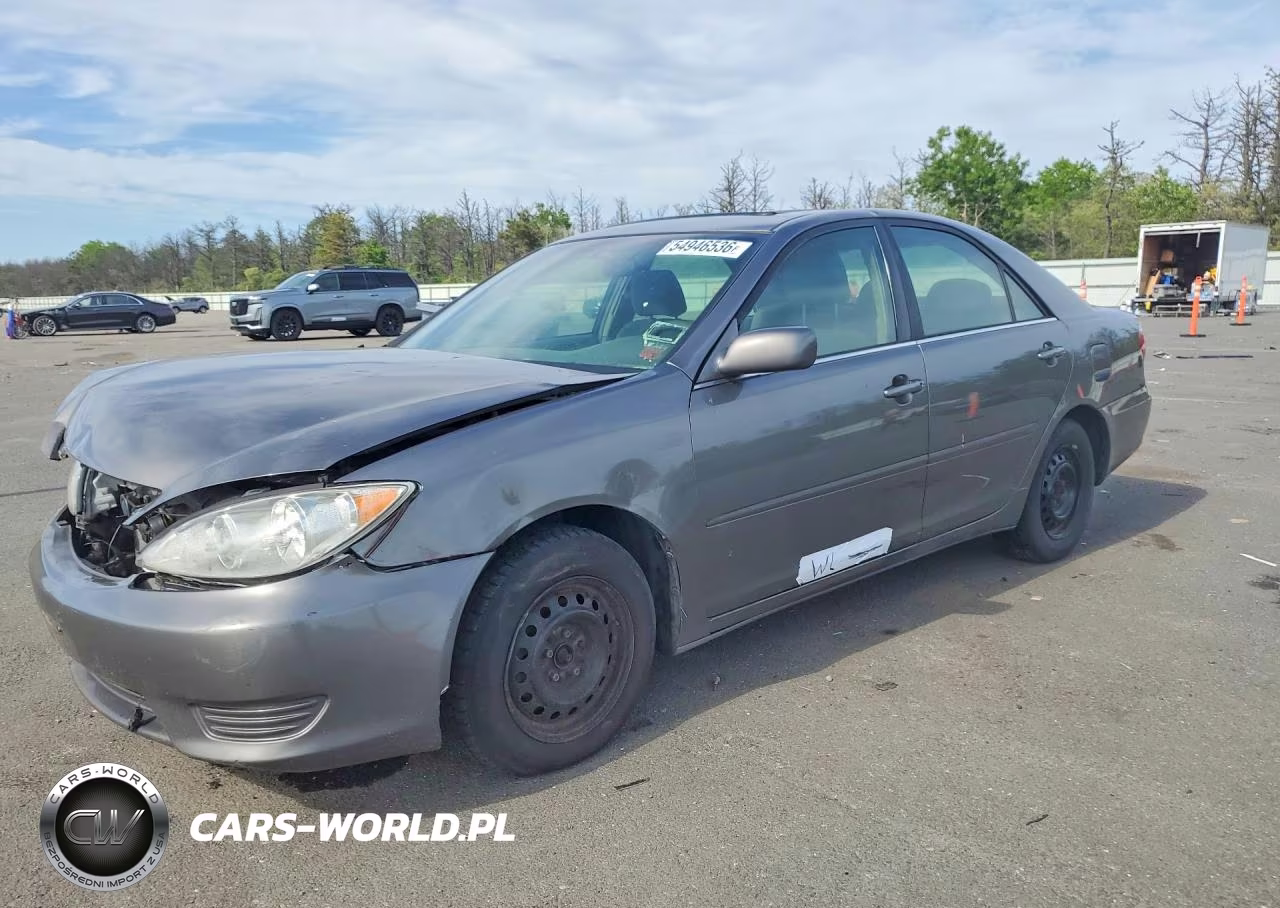 2005 Toyota Camry Le – zdjęcie 1 z 13