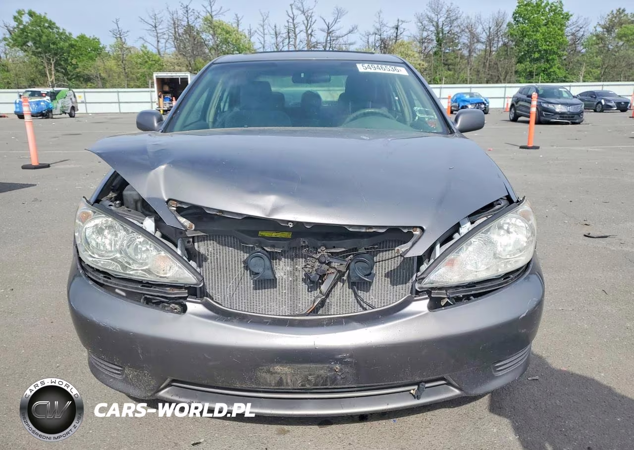 2005 Toyota Camry Le VIN:4T1BE32K85U558586 - 5
