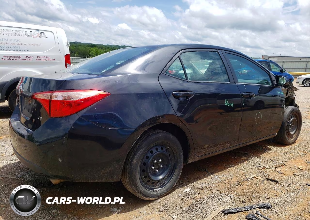 2018 Toyota Corolla Le VIN:2T1BURHE6JC074337 - 3